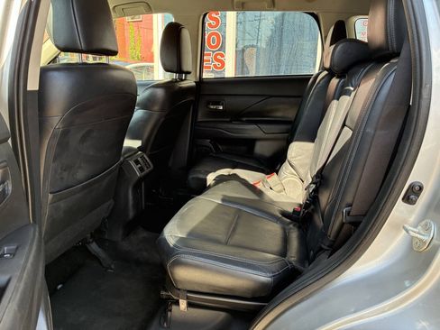 Used 2019 Mitsubishi Outlander SEL FWD image 17