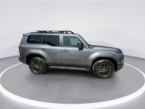 Certified 2024 Lexus GX 550 w/ Accessory Package (31) AWD/4WD image 9