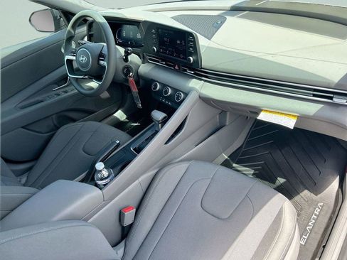 New 2026 Hyundai Elantra SE FWD image 14
