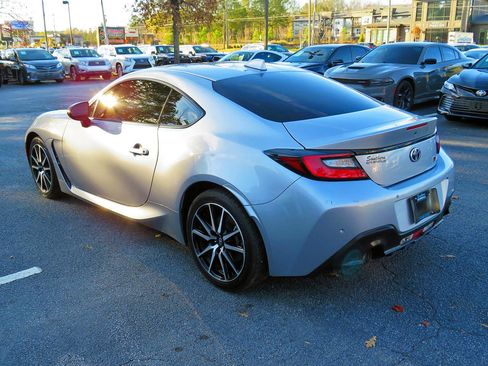 Used 2022 Toyota GR86 RWD image 9