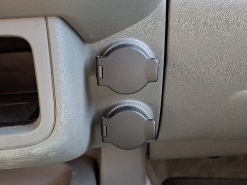 Used 2013 Nissan Frontier SV AWD/4WD image 22