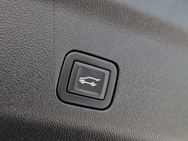 Certified 2023 Chevrolet Suburban Premier w/ Advanced Technology Package AWD/4WD image 28
