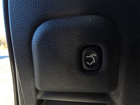 Used 2019 Jeep Grand Cherokee Limited X image 33