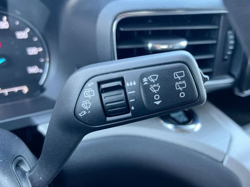 Used 2024 Ford Explorer XLT w/ Equipment Group 202A AWD/4WD image 25