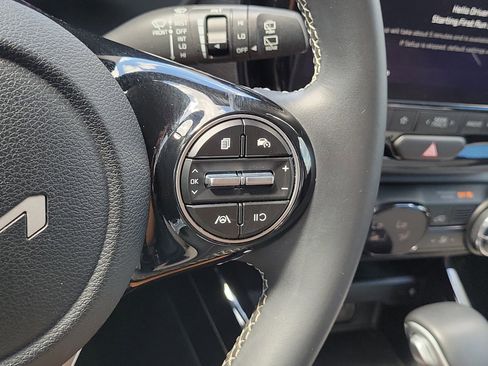 Used 2023 Kia Soul GT-Line FWD image 25