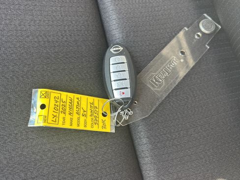 Used 2025 Nissan Altima 2.5 SV FWD image 20