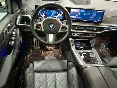 Used 2024 BMW X7 xDrive40i w/ M Sport Package image 12