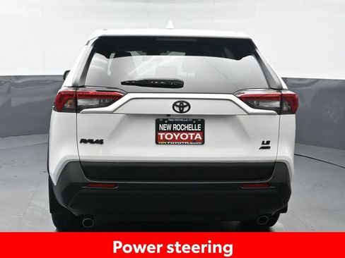Used 2023 Toyota RAV4 LE AWD/4WD image 5