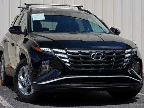 Used 2022 Hyundai Tucson SEL FWD image 2