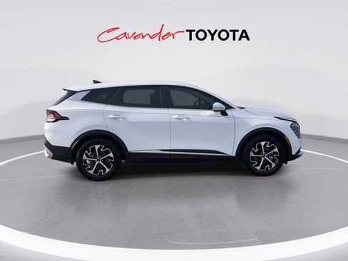 Used 2025 Kia Sportage EX image 9