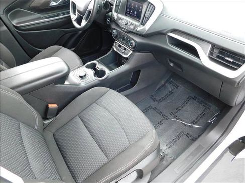 Used 2024 GMC Terrain SLE FWD image 28