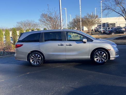 Certified 2024 Honda Odyssey EX-L image 11