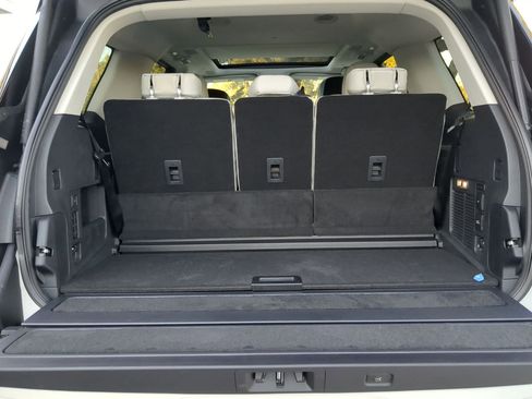 New 2025 Lincoln Navigator Reserve image 24