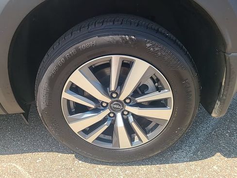 Used 2024 Nissan Pathfinder SL FWD image 28