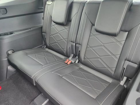 Certified 2026 Volkswagen Atlas SE w/ Panoramic Sunroof Package FWD image 13