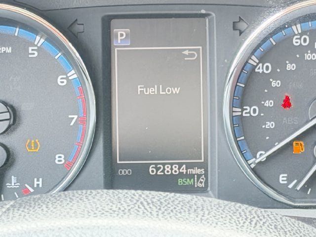 Used 2018 Toyota RAV4 Limited FWD image 15