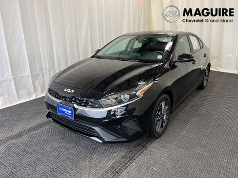 Used 2023 Kia Forte LXS w/ LXS Technology Package FWD image 1