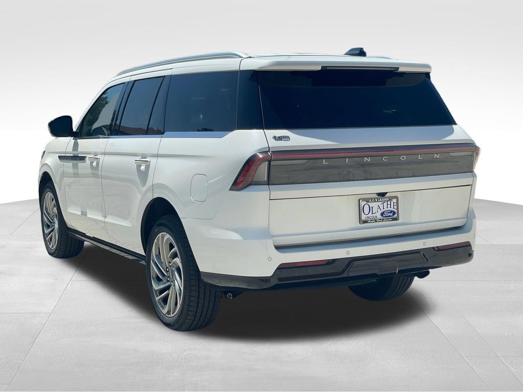 New 2026 Lincoln Navigator Reserve AWD/4WD image 3