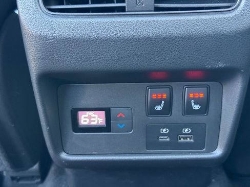 Used 2021 Nissan Rogue Platinum image 11