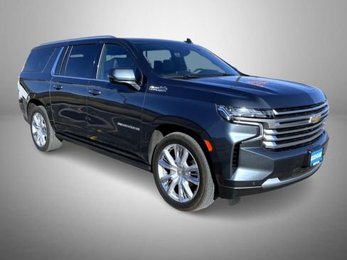 Used 2021 Chevrolet Suburban High Country AWD/4WD image 3