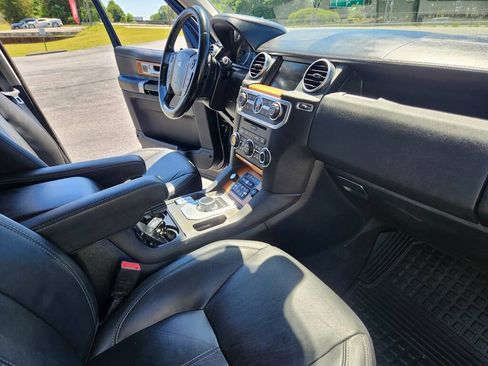 Used 2016 Land Rover LR4 HSE LUX AWD/4WD image 24