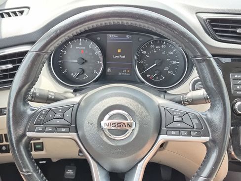 Used 2022 Nissan Rogue Sport SV AWD/4WD image 16
