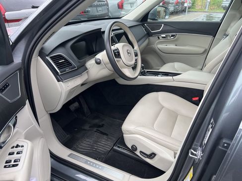 Used 2020 Volvo XC90 T5 Momentum w/ Protection Package AWD/4WD image 6
