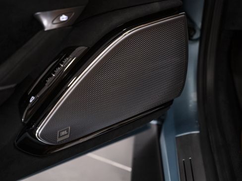 Used 2025 Ferrari Roma Spider RWD image 25