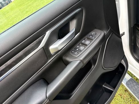 Used 2024 RAM 1500 Big Horn AWD/4WD image 11