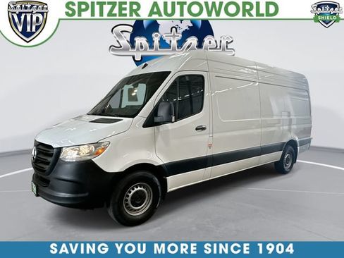 Used 2025 Mercedes-Benz Sprinter 2500 image 1