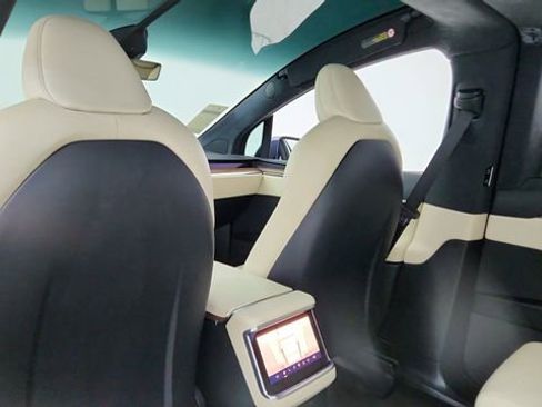 Used 2023 Tesla Model X image 33