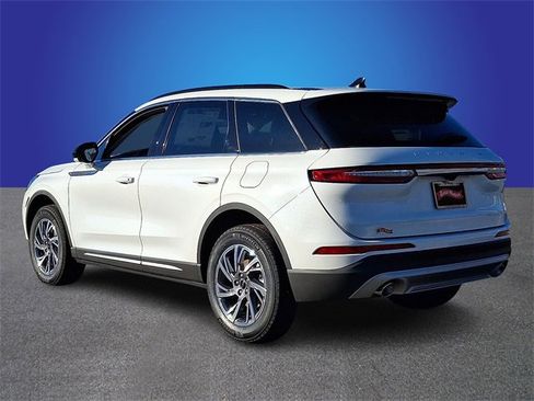 New 2026 Lincoln Corsair Premiere image 4