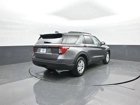 New 2026 Ford Explorer Active RWD image 7