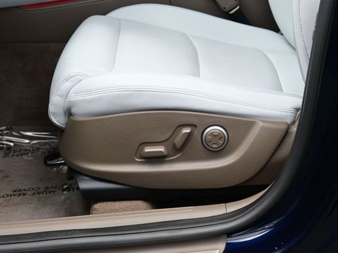 Certified 2026 Genesis GV70 2.5T Advanced image 11