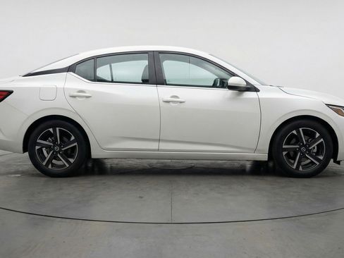 Used 2025 Nissan Sentra SV image 11