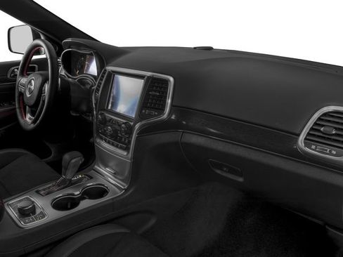 Used 2017 Jeep Grand Cherokee Trailhawk w/ Trailhawk Luxury Group AWD/4WD image 17