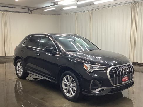 Used 2024 Audi Q3 2.0T Premium AWD/4WD image 3