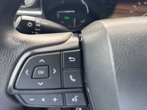 Used 2023 Toyota Sienna LE FWD image 17