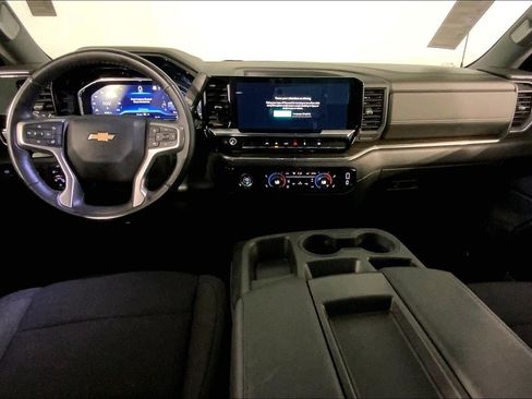 Used 2023 Chevrolet Silverado 1500 LT AWD/4WD image 15