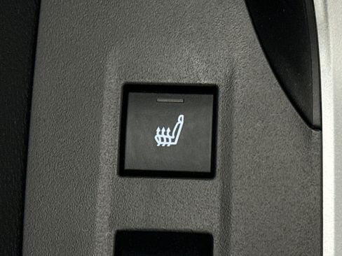 Used 2025 Toyota RAV4 SE w/ Weather & Moonroof Package AWD/4WD image 19