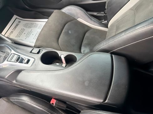 Used 2020 Chevrolet Camaro SS RWD image 23