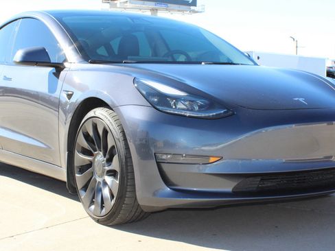 Used 2021 Tesla Model 3 Performance image 18