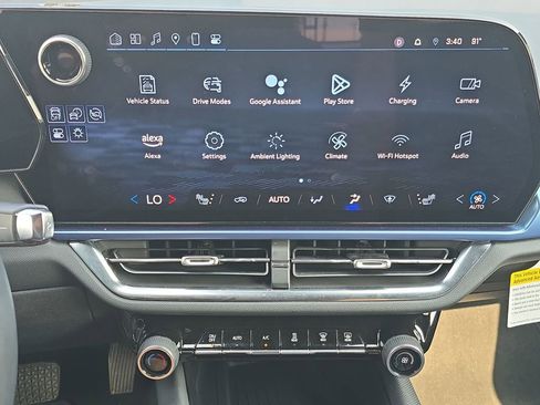 Used 2024 Chevrolet Equinox EV LT image 13