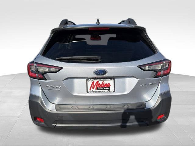 Used 2024 Subaru Outback Premium AWD/4WD image 7