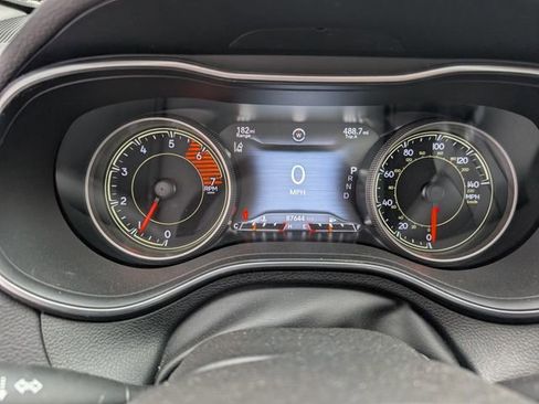 Used 2019 Jeep Cherokee Limited w/ Luxury Group AWD/4WD image 12