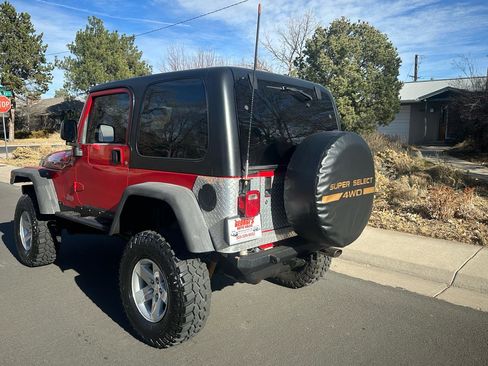 Used 2006 Jeep Wrangler Rubicon image 3