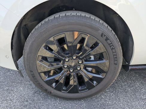 Certified 2025 Ford Expedition Platinum w/ Stealth Appearance Package AWD/4WD image 10
