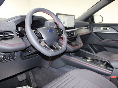 New 2026 Ford Explorer ST-Line w/ ST-Line Street Pack RWD image 22