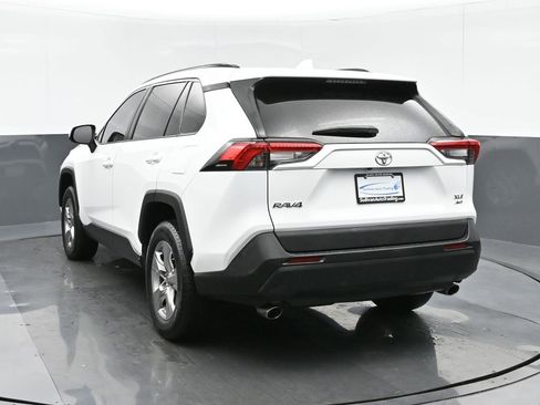 Used 2022 Toyota RAV4 XLE w/ Convenience Package image 5