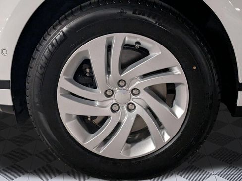 New 2026 Land Rover Range Rover Evoque S AWD/4WD image 9
